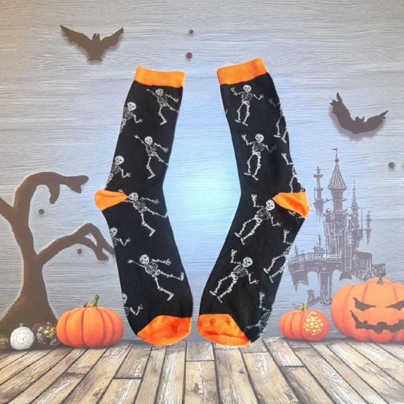 🔥SPOOKY SKELETON SOCKS🔥 - Picture 2 of 4